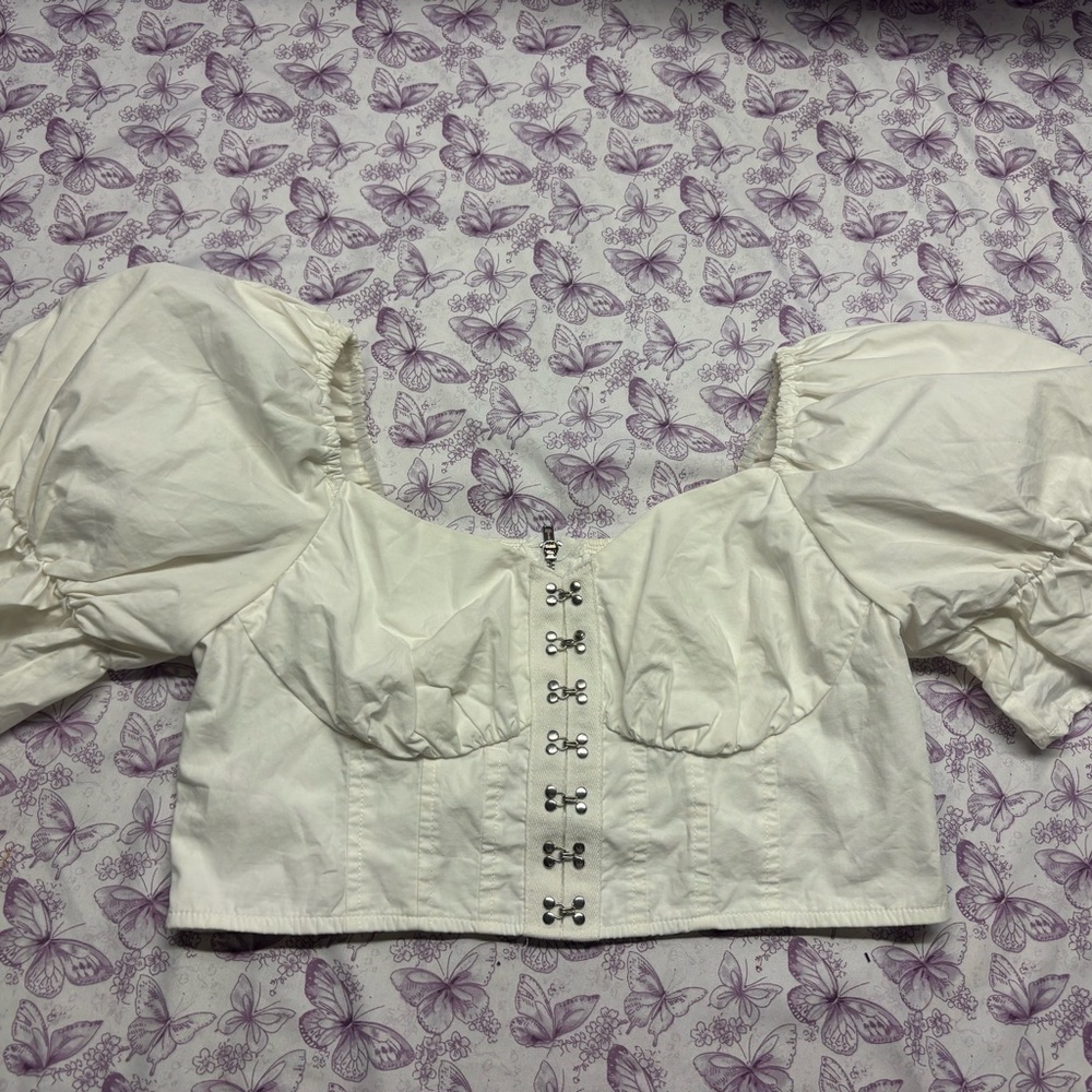 🍄Missguided + White Puff-Sleeve Corset Crop Top with Front Hook Closures
